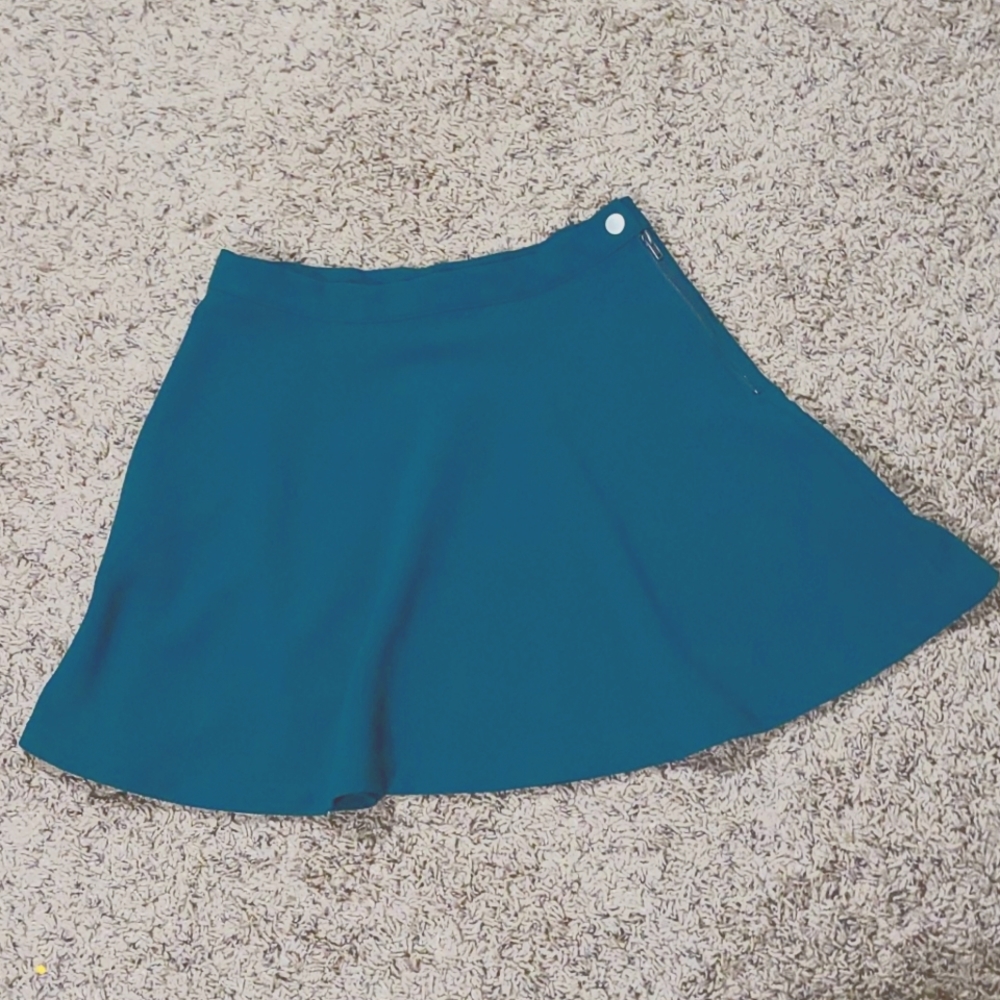 Emerald green side zip skort